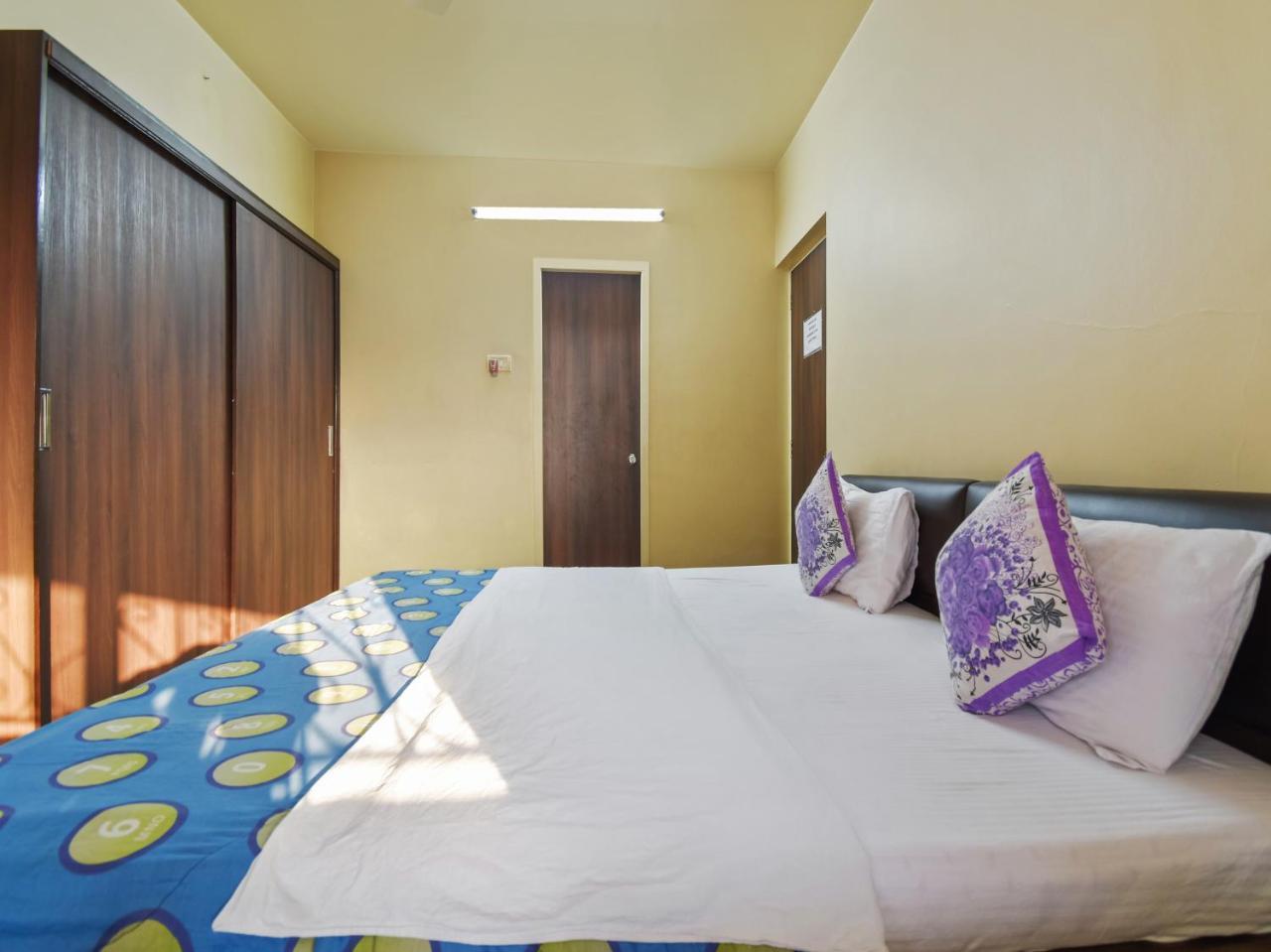 Np Hospitality Magarpatta City Hotel Poona Buitenkant foto